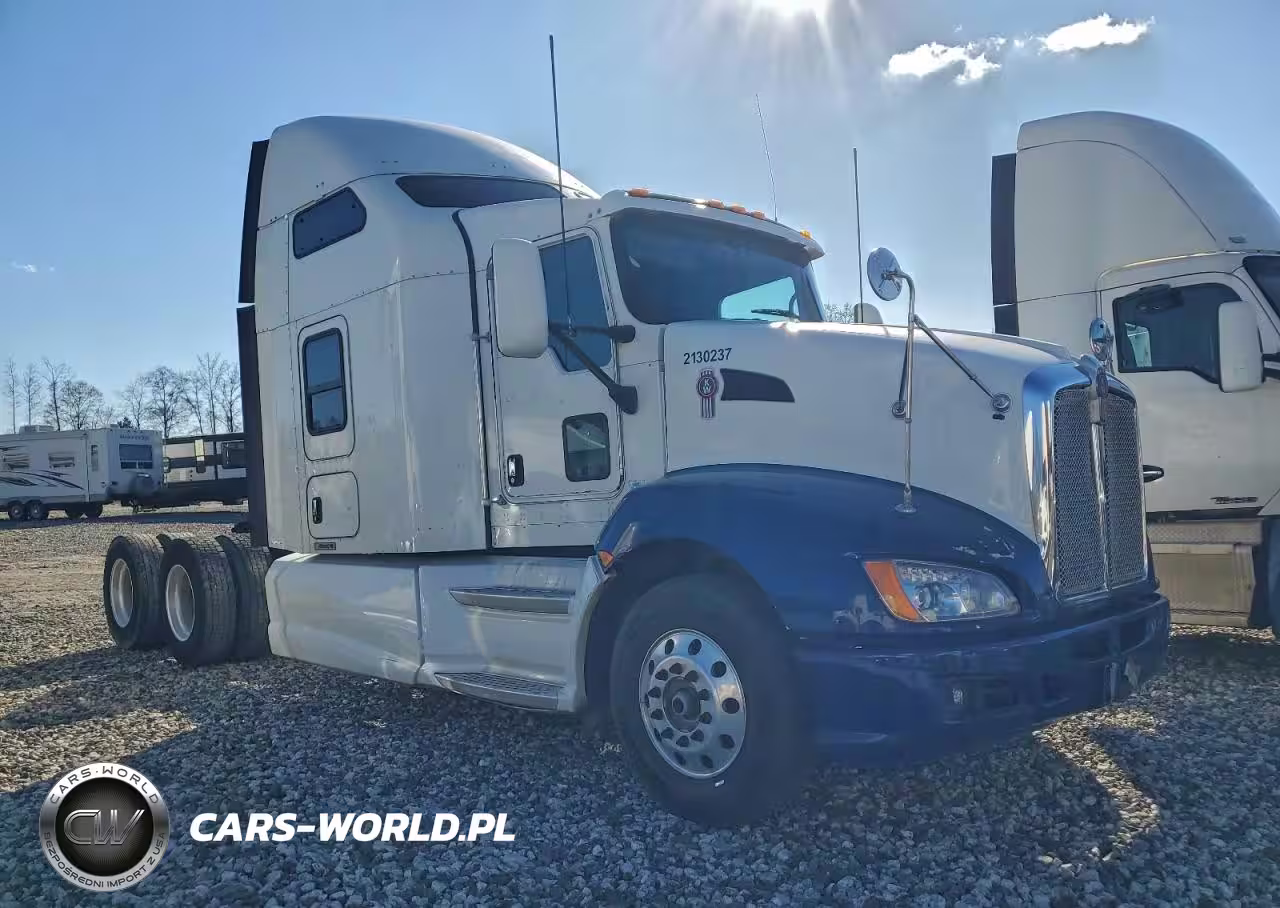 2013 Kenworth T600 Semi Truck