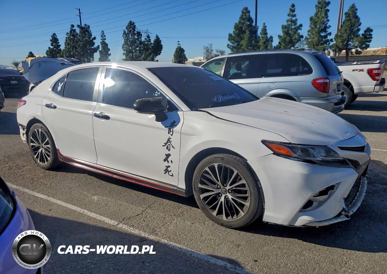 2019 Toyota Camry L VIN:4T1B11HK3KU711734 - 4