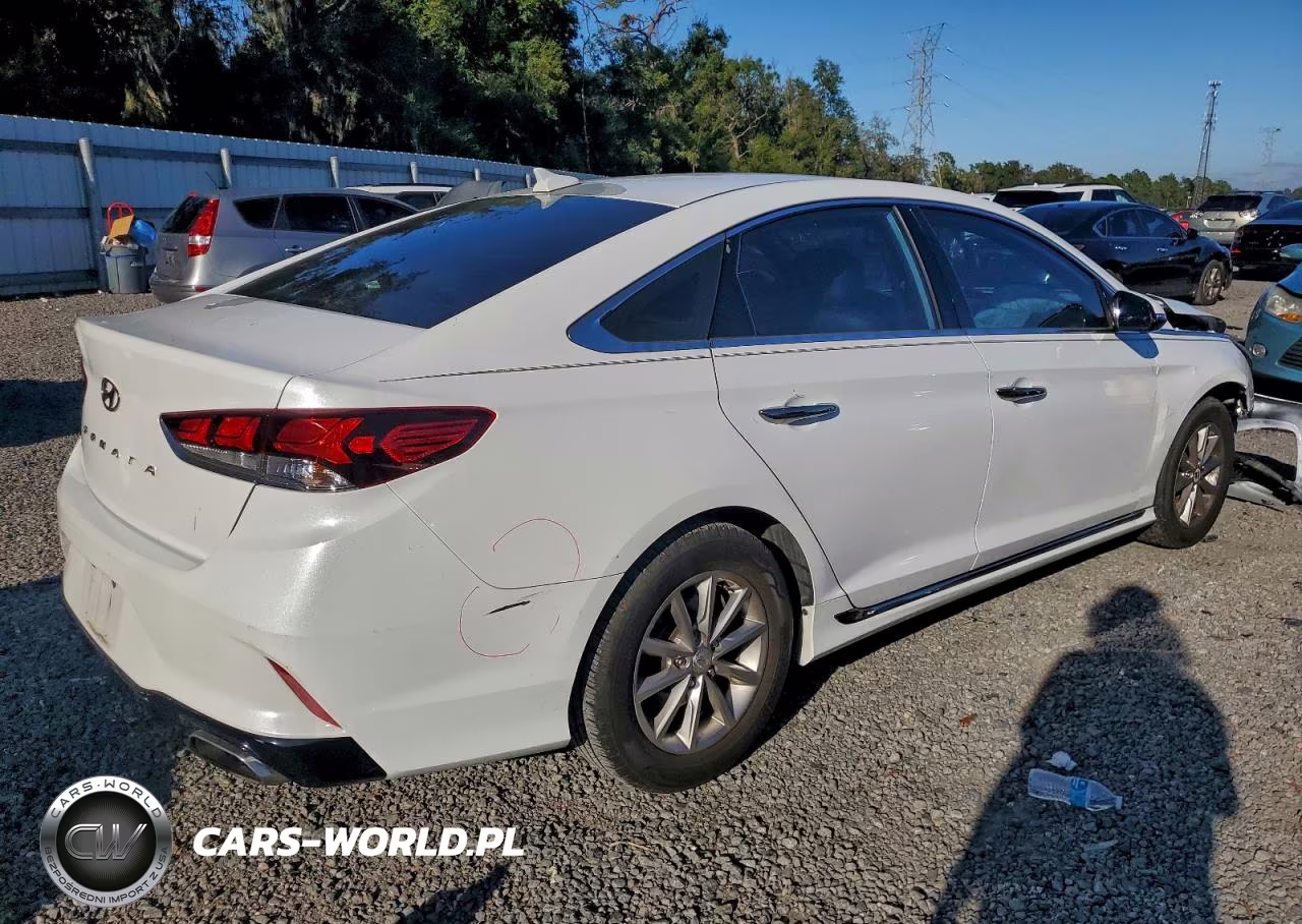 2018 Hyundai Sonata Sport VIN:5NPE34AF0JH649308 - 3