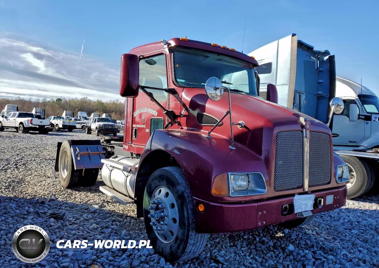2005 Kenworth T300 Semi Truck