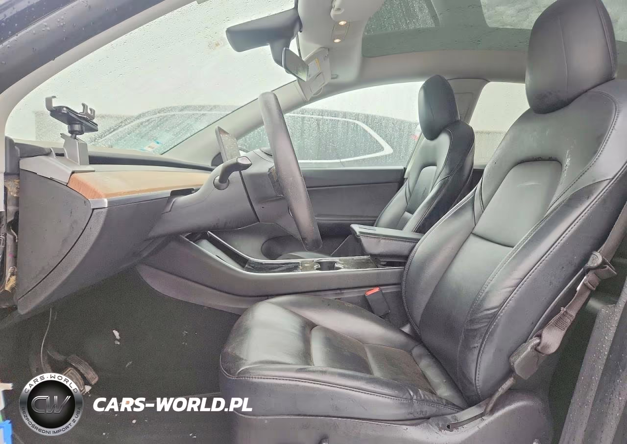 2020 Tesla Model Y VIN:5YJYGDEE6LF047811 - 7