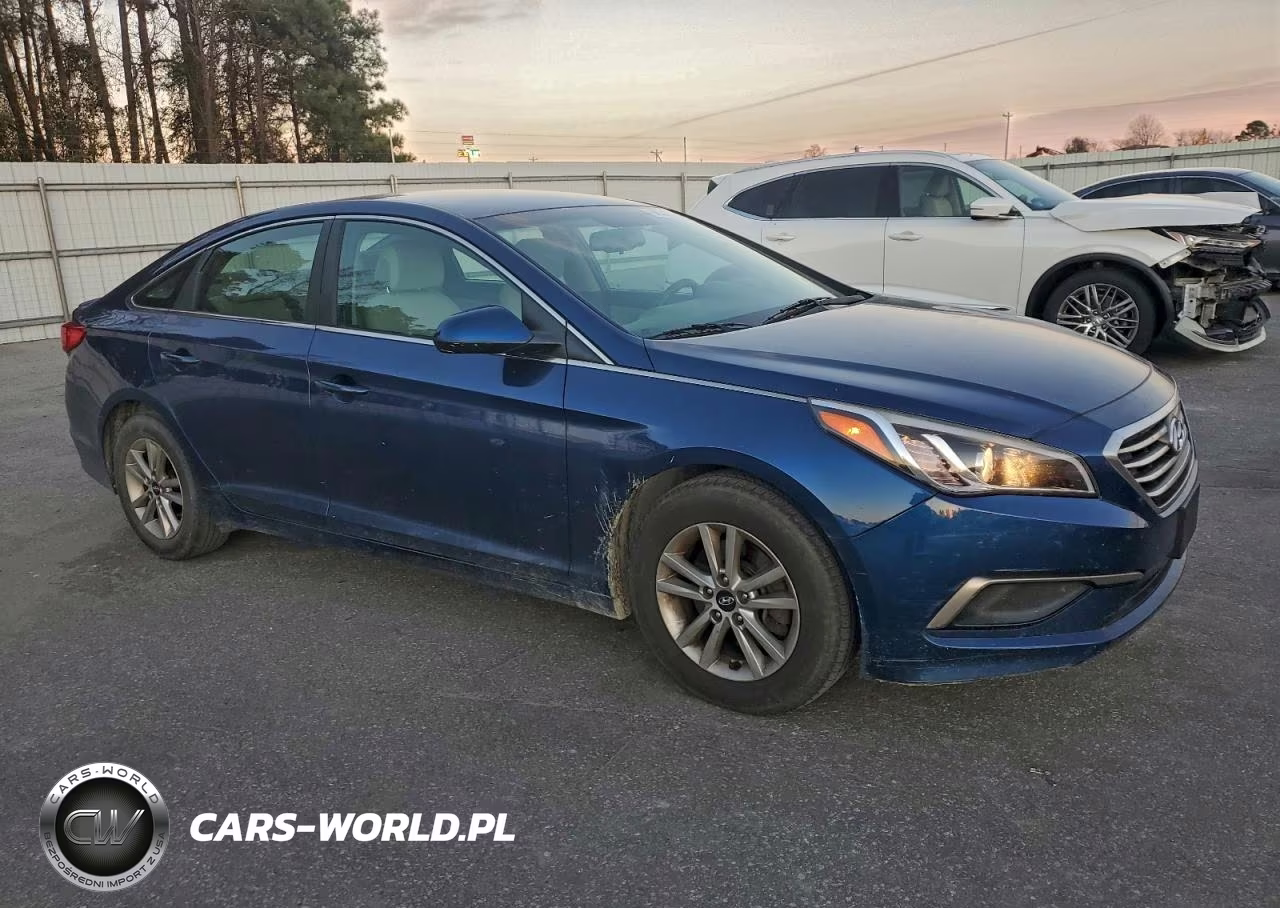 2016 Hyundai Sonata Se VIN:5NPE24AF2GH307743 - 4