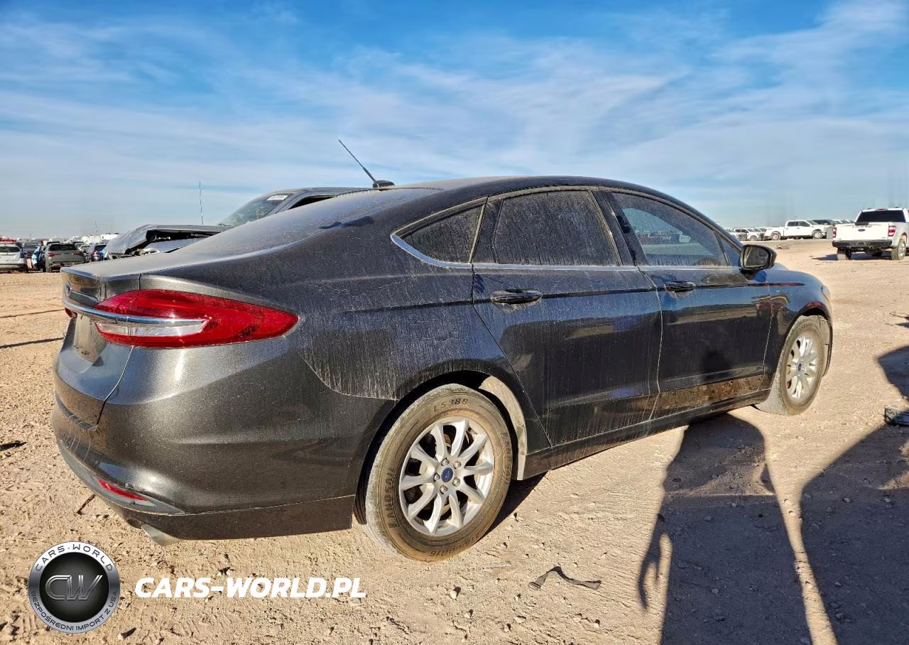 2018 Ford Fusion S VIN:3FA6P0G74JR267027 - 3