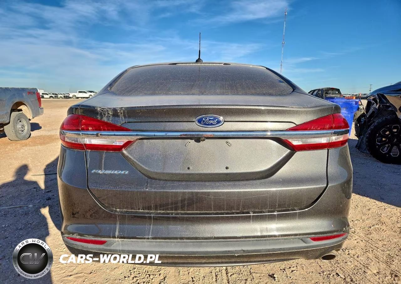 2018 Ford Fusion S VIN:3FA6P0G74JR267027 - 6