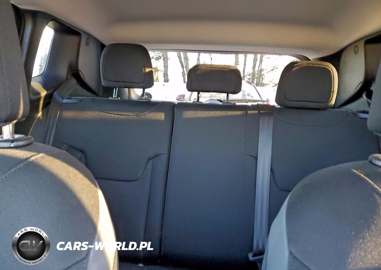 2023 Jeep Renegade Altitude VIN:ZACNJDE19PPP22273 - 10