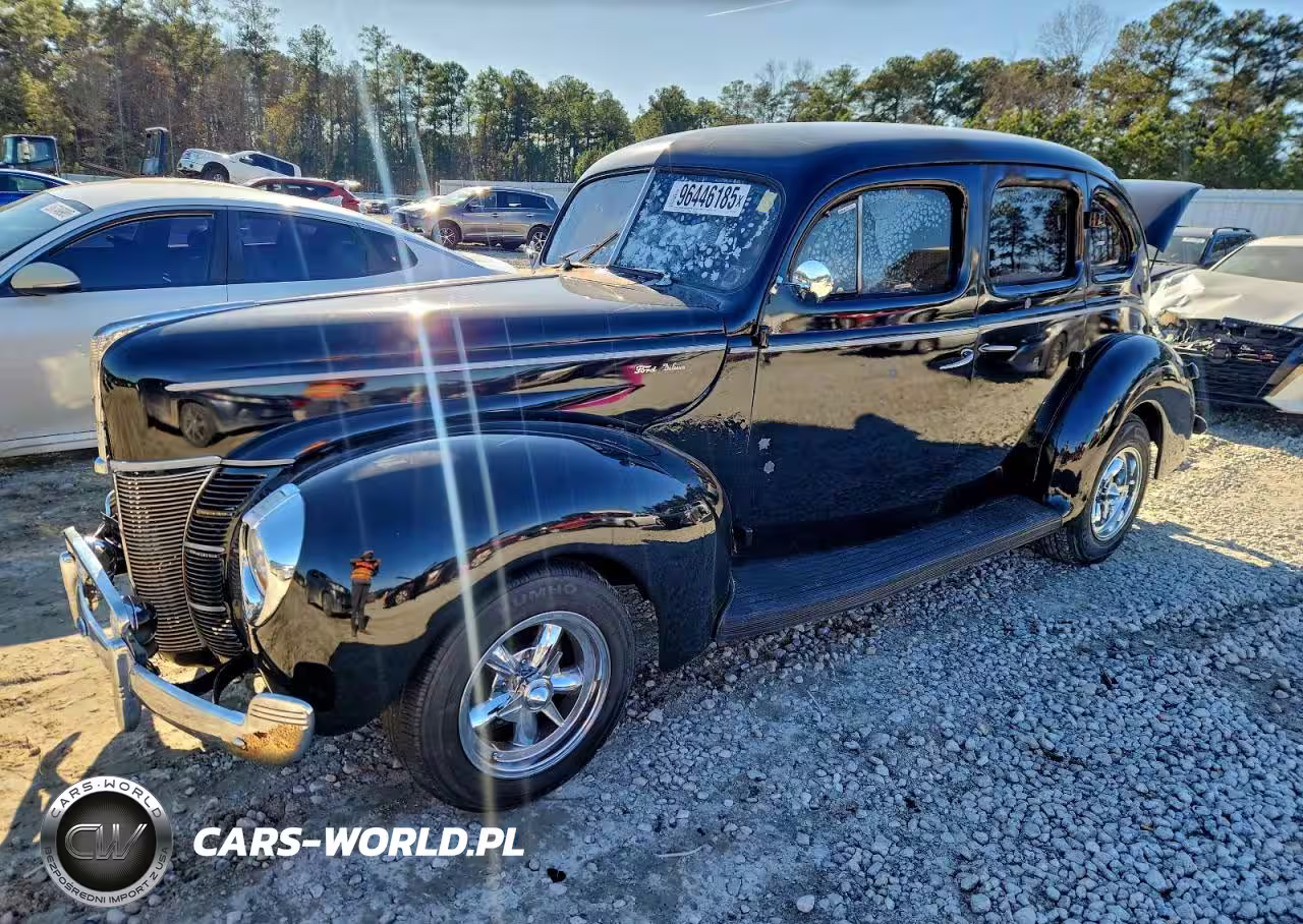 1940 Ford Deluxe