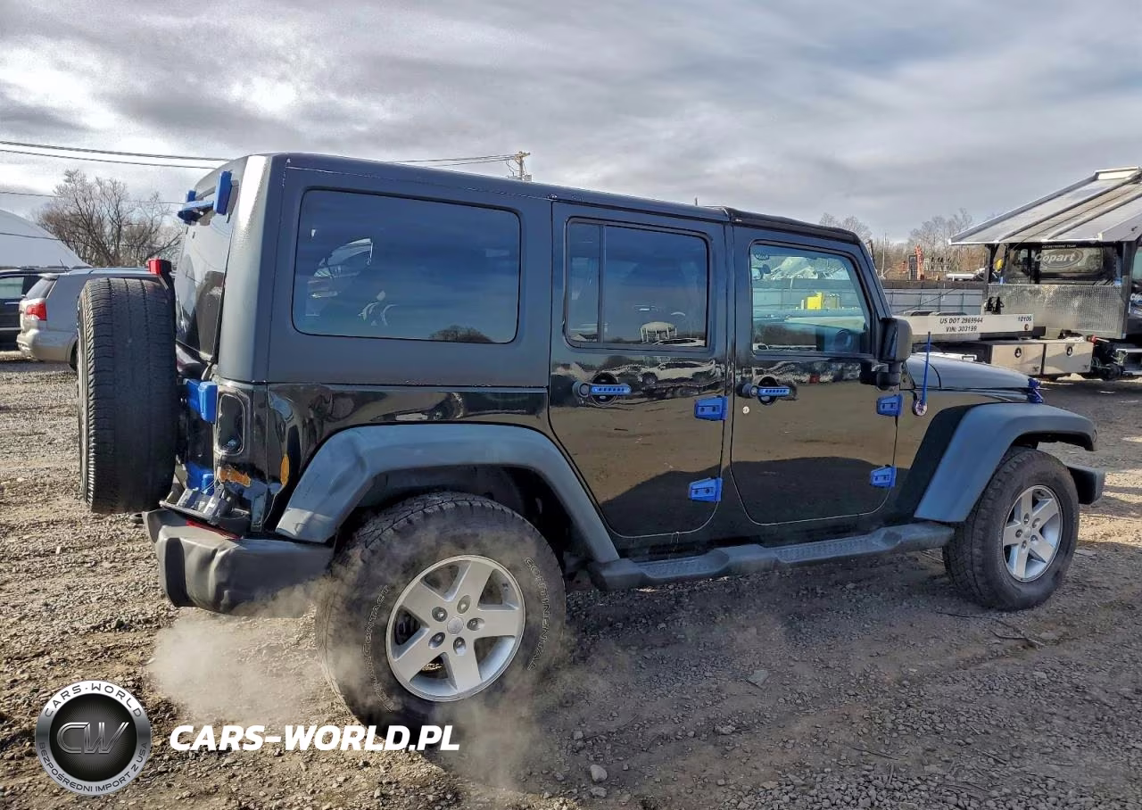 2012 Jeep Wrangler Unlimited Sport VIN:1C4BJWDG3CL206013 - 3