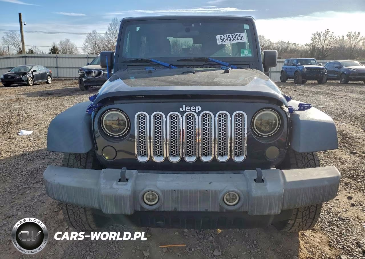 2012 Jeep Wrangler Unlimited Sport VIN:1C4BJWDG3CL206013 - 5