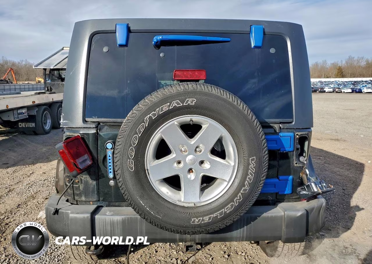 2012 Jeep Wrangler Unlimited Sport VIN:1C4BJWDG3CL206013 - 6