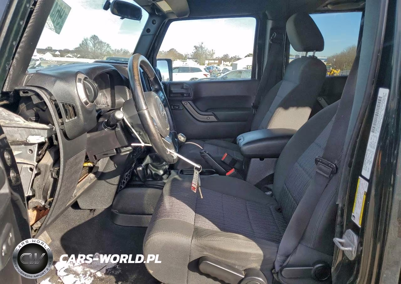 2012 Jeep Wrangler Unlimited Sport VIN:1C4BJWDG3CL206013 - 7
