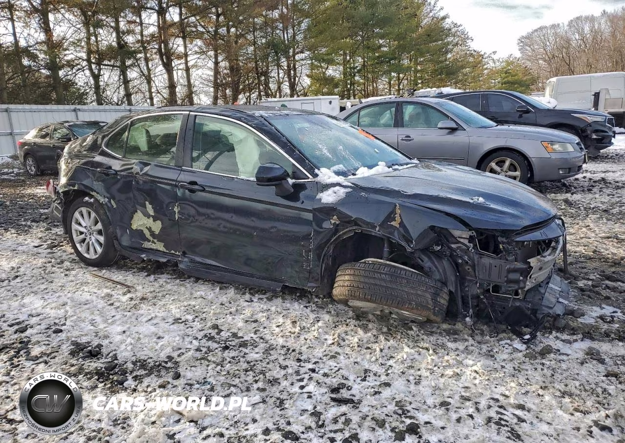 2018 Toyota Camry L VIN:JTNB11HK9J3044897 - 4