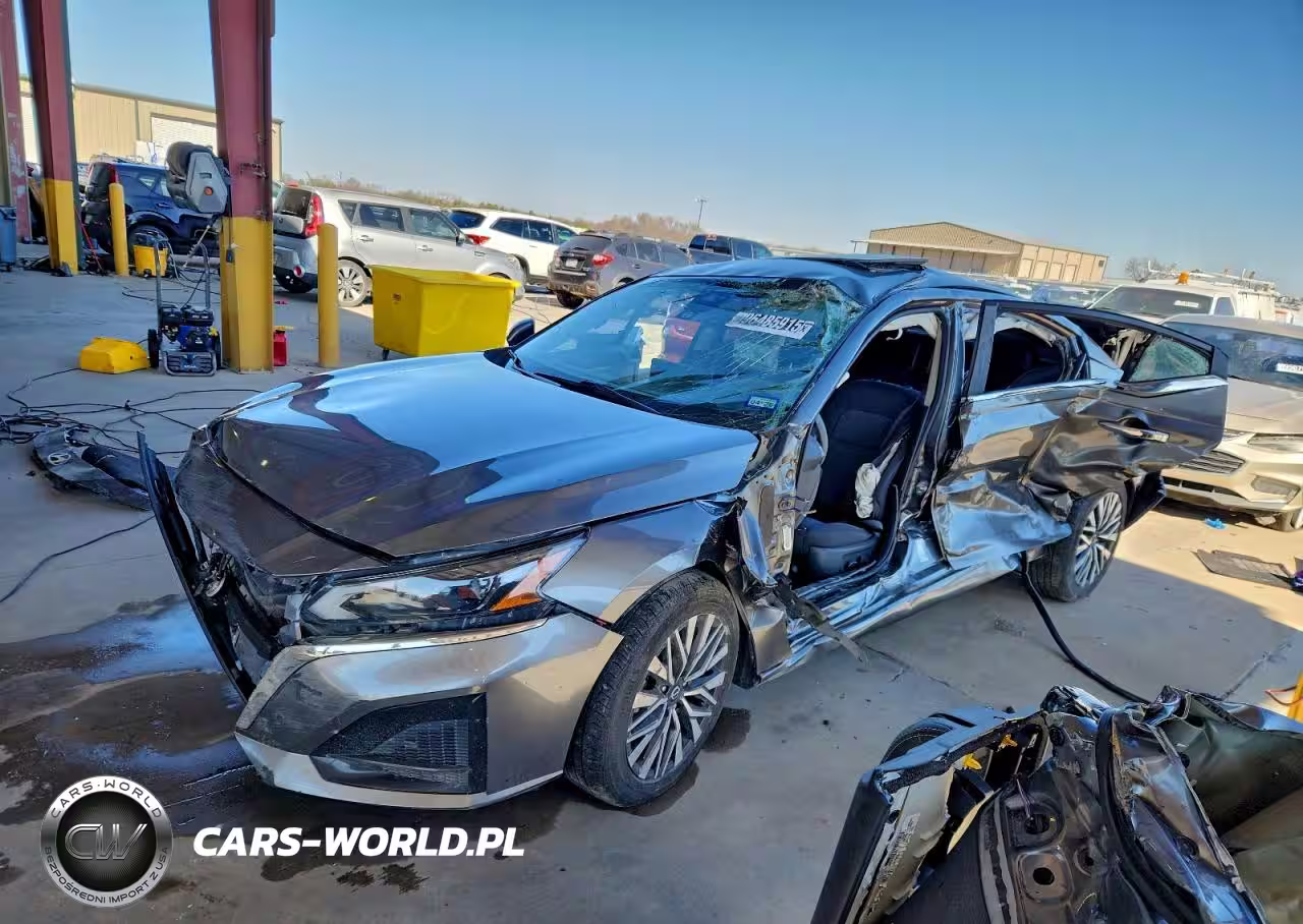 2023 Nissan Altima Sv