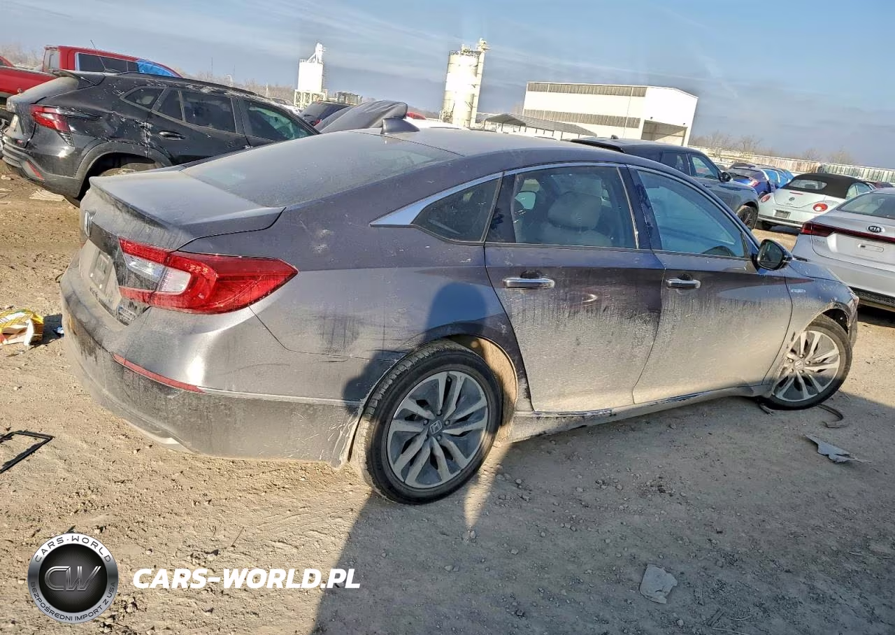 2018 Honda Accord Touring Hybrid VIN:1HGCV3F98JA014621 - 3