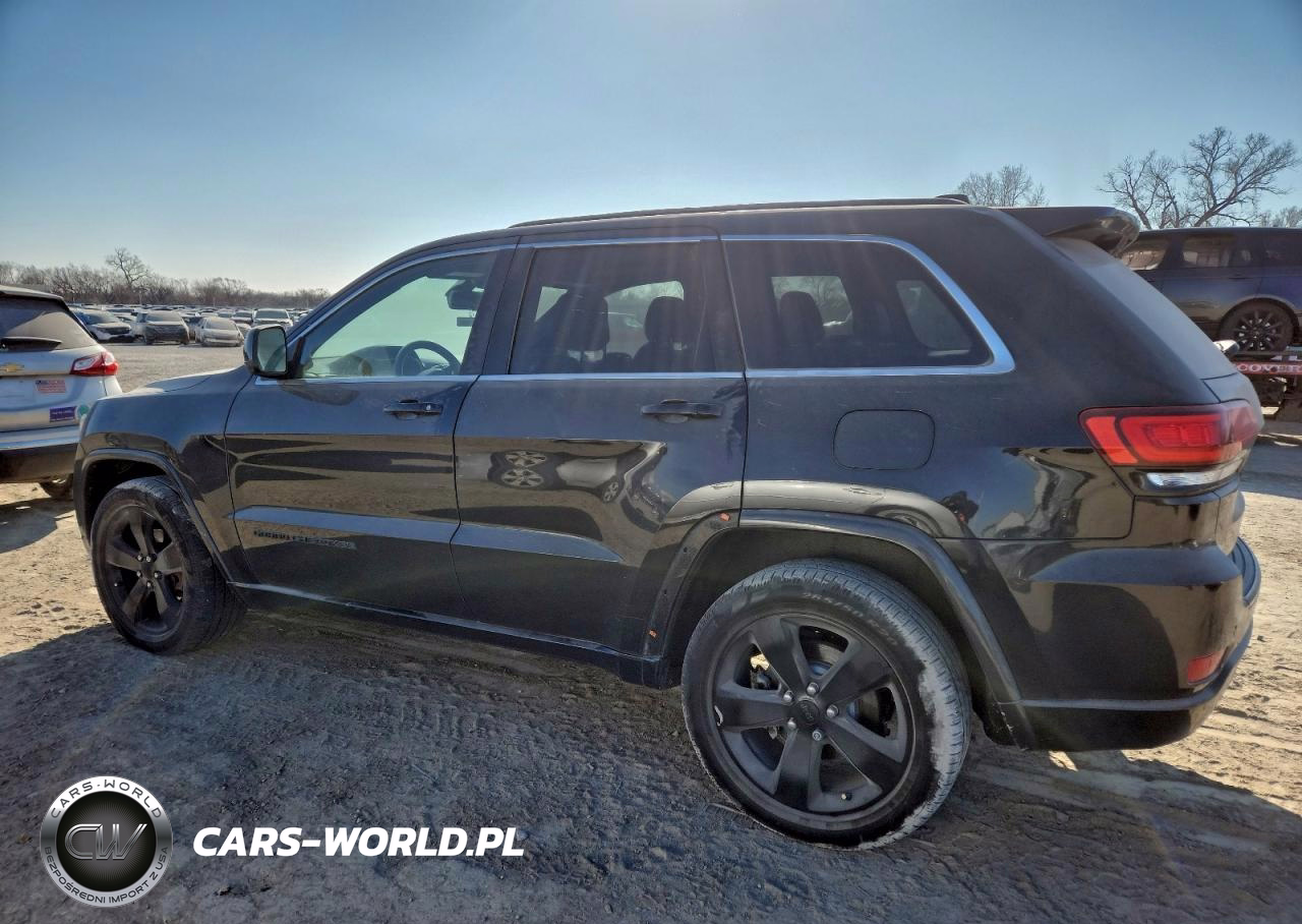 2015 Jeep Grand Cherokee Laredo VIN:1C4RJEAG2FC137042 - 2