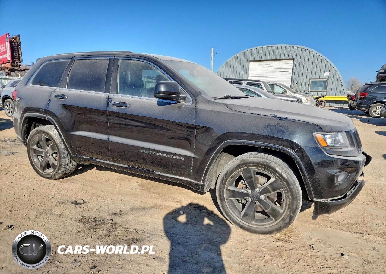 2015 Jeep Grand Cherokee Laredo VIN:1C4RJEAG2FC137042 - 4
