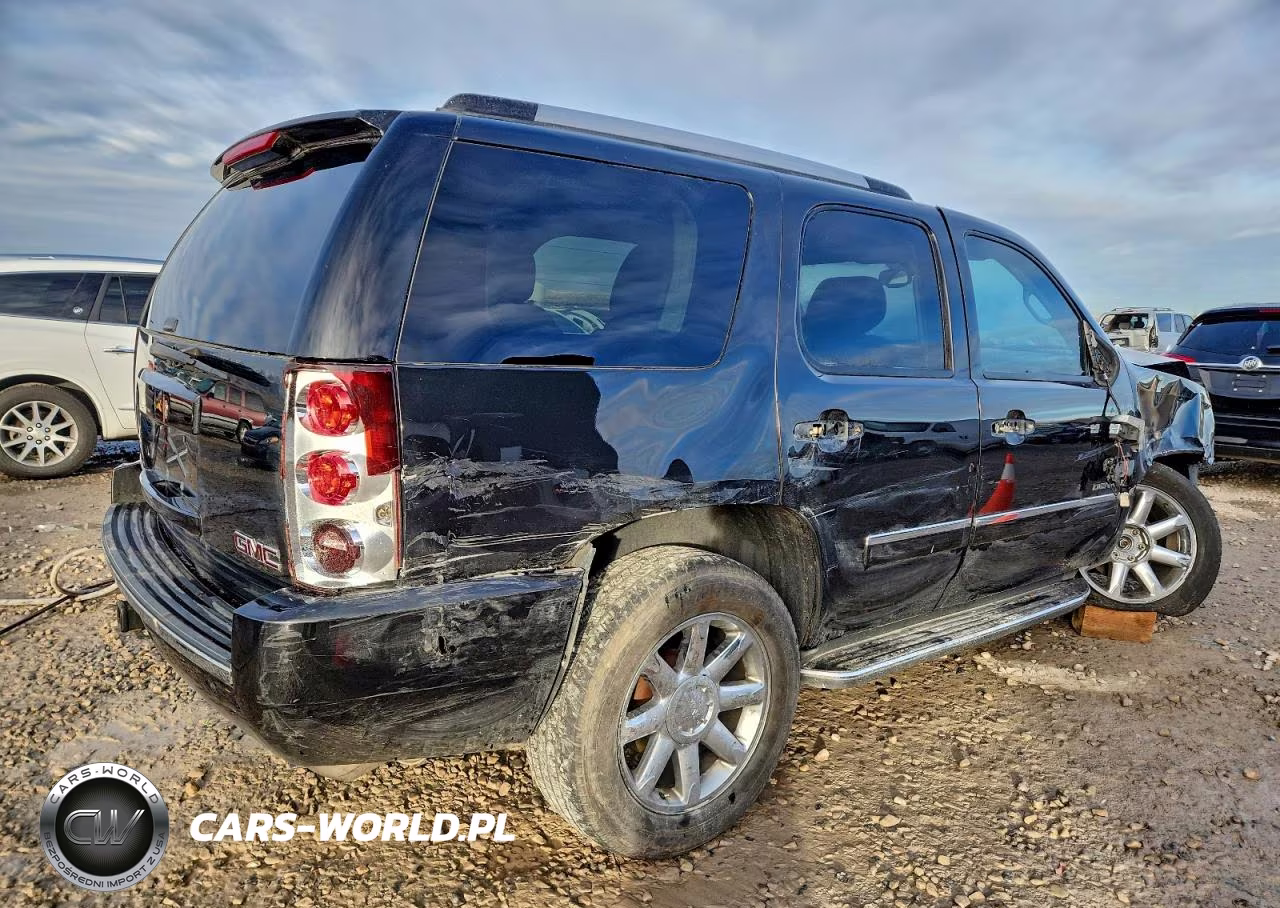 2013 GMC Yukon Denali VIN:1GKS2EEF3DR311781 - 3