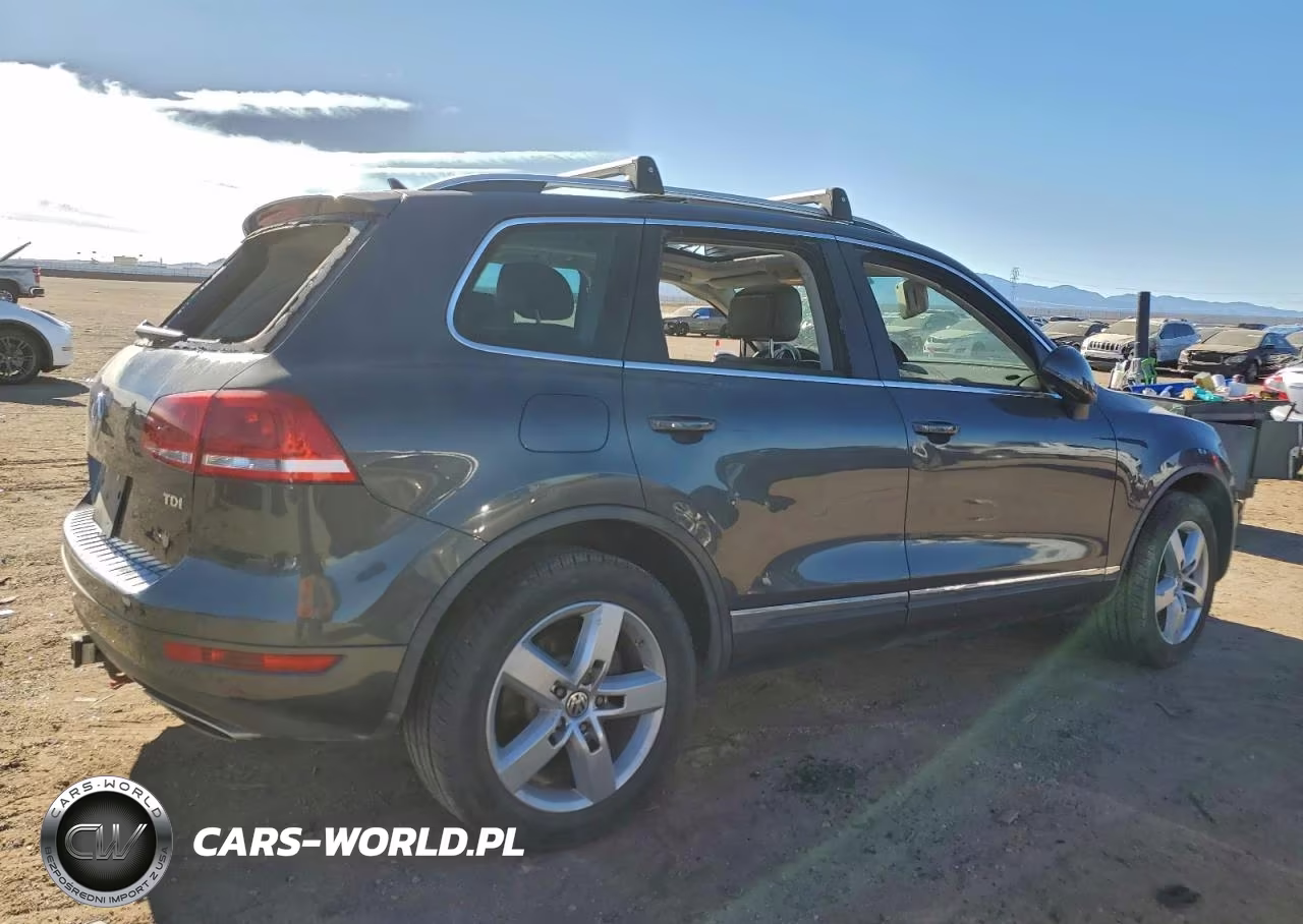 2013 Volkswagen Touareg V6 Tdi VIN:WVGEP9BP9DD003375 - 3