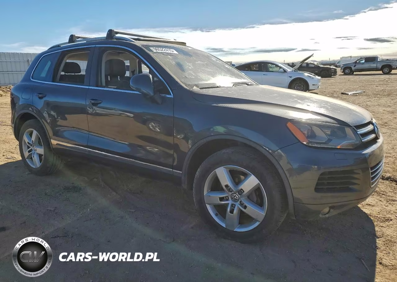 2013 Volkswagen Touareg V6 Tdi VIN:WVGEP9BP9DD003375 - 4