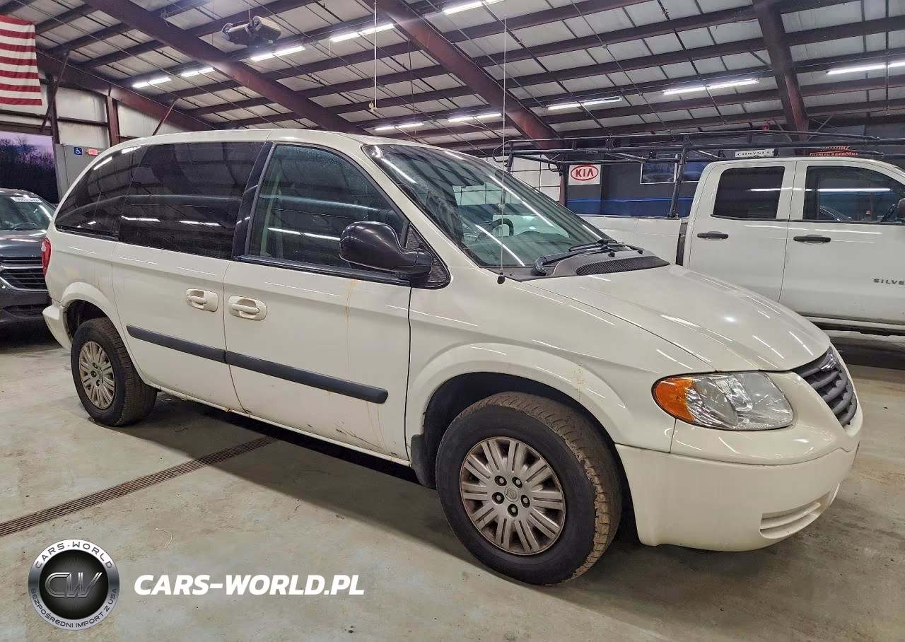 2005 Chrysler Town & Country VIN:1C4GP45R75B286028 - 4