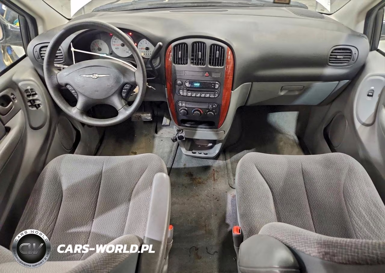 2005 Chrysler Town & Country VIN:1C4GP45R75B286028 - 8