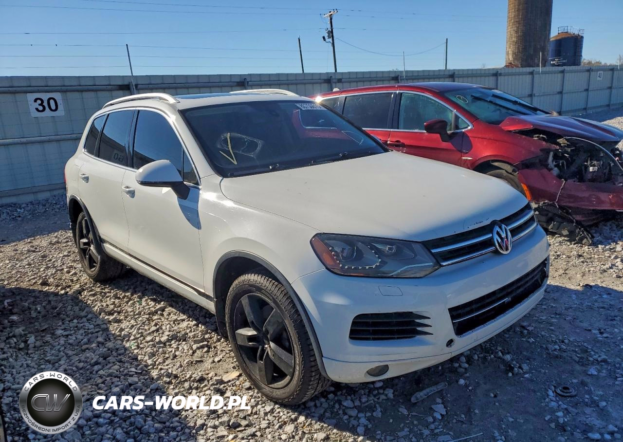 2013 Volkswagen Touareg V6 VIN:WVGEF9BP5DD001674 - 4