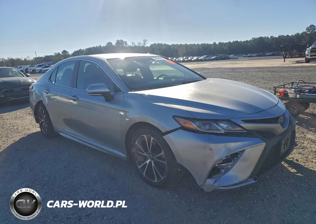 2018 Toyota Camry L VIN:4T1B11HK2JU089271 - 4