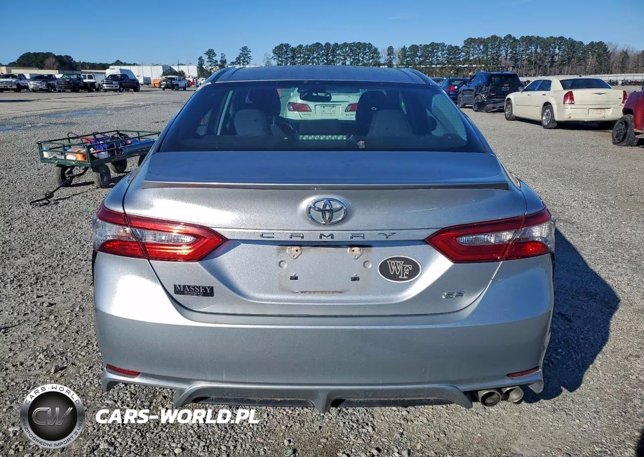 2018 Toyota Camry L VIN:4T1B11HK2JU089271 - 6