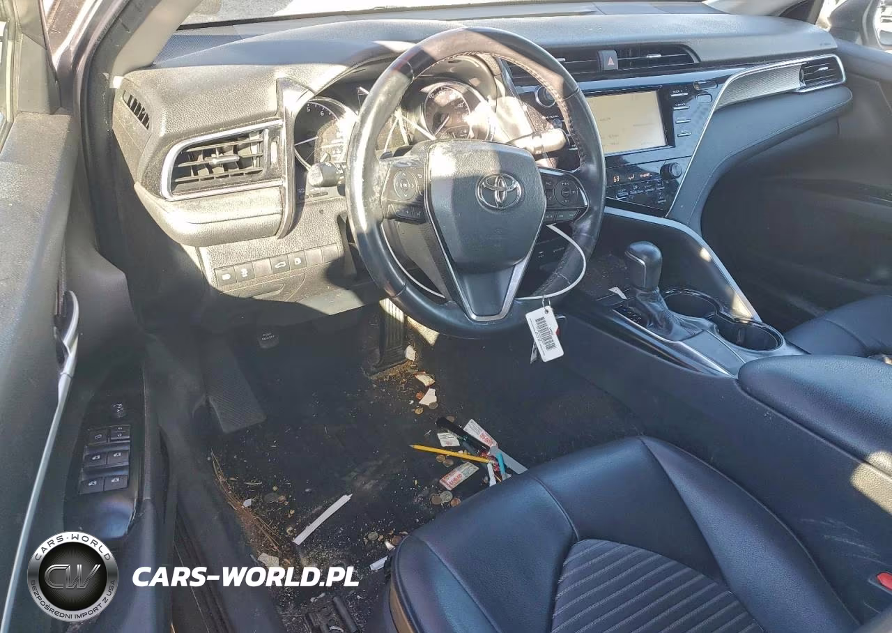2018 Toyota Camry L VIN:4T1B11HK2JU089271 - 8