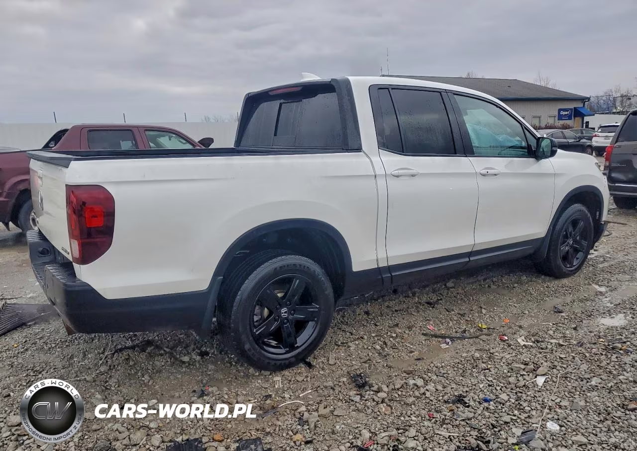 2022 Honda Ridgeline Black Edition VIN:5FPYK3F8XNB010787 - 3