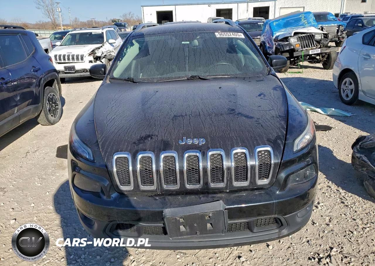 2015 Jeep Cherokee Latitude VIN:1C4PJLCB8FW761553 - 5