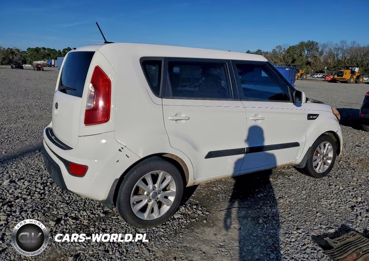 2013 Kia Soul VIN:KNDJT2A5XD7767398 - 3