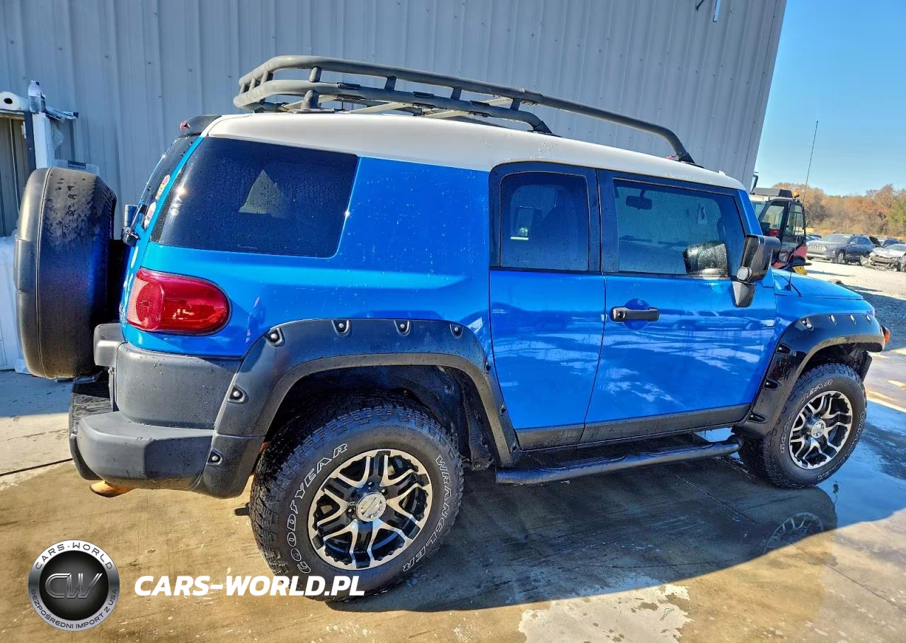 2007 Toyota Fj Cruiser VIN:JTEZU11F470007480 - 3