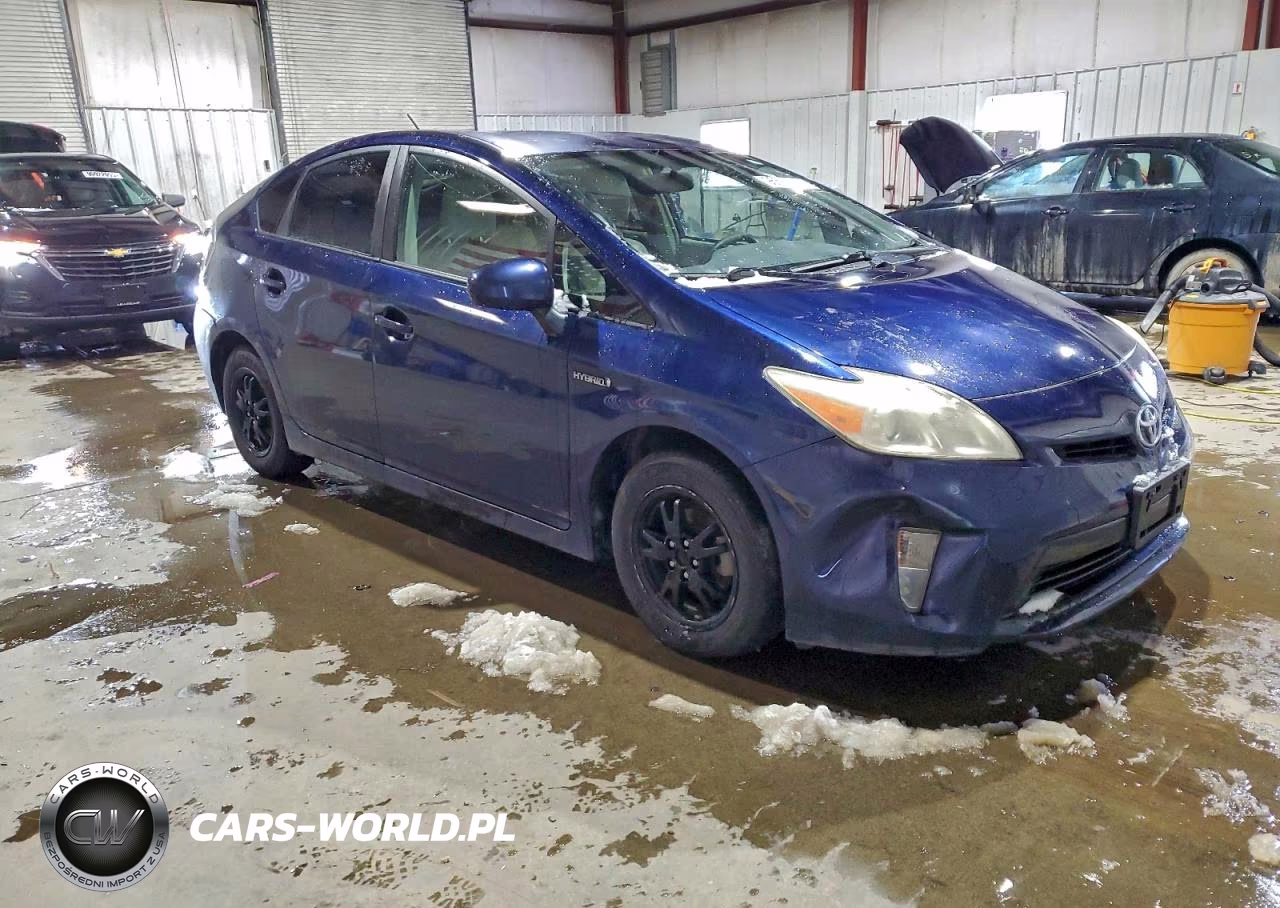 2012 Toyota Prius VIN:JTDKN3DU1C1488317 - 4