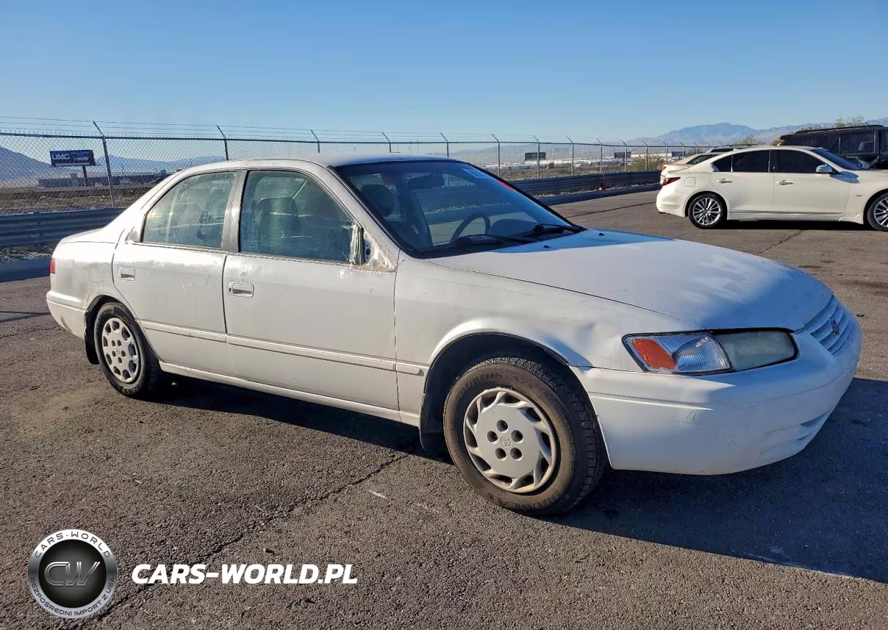 1998 Toyota Camry Le VIN:JT2BG28KXW0181261 - 4
