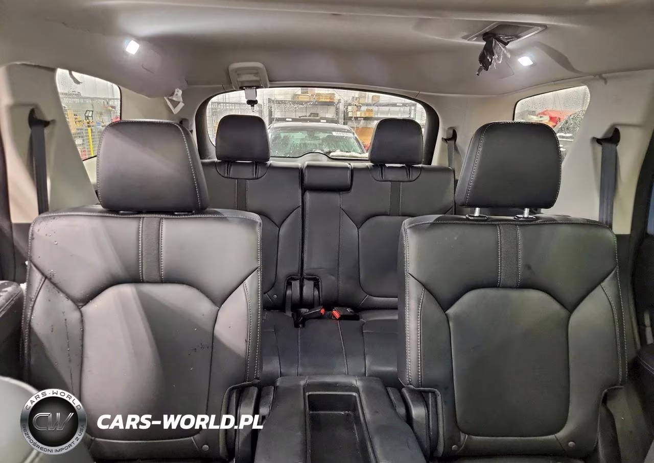 2023 Honda Pilot Touring VIN:5FNYG1H76PB008105 - 10