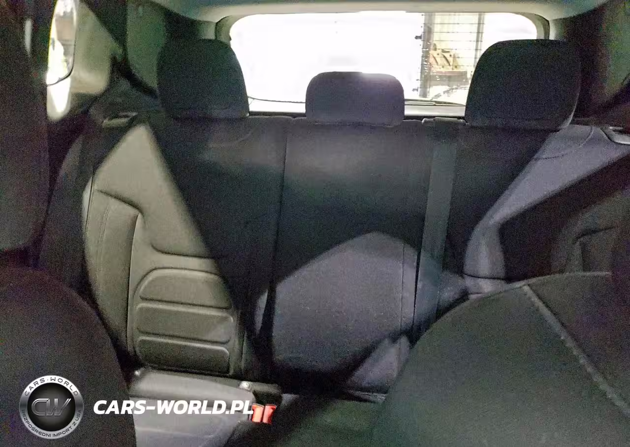 2021 Jeep Renegade Latitude VIN:ZACNJDB14MPM74448 - 10