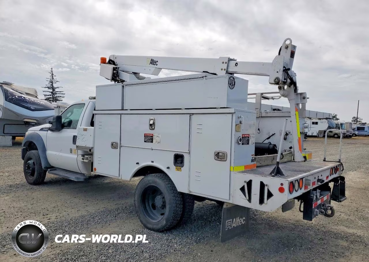 2015 Ford F450 Super Duty Bucket Truck VIN:1FDUF4GY5FEC42275 - 3