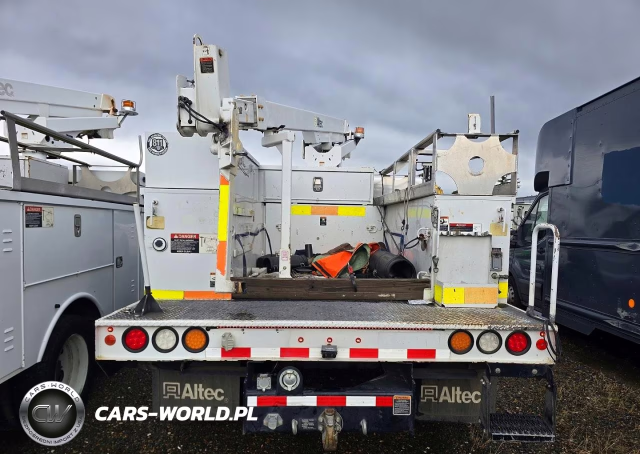 2015 Ford F450 Super Duty Bucket Truck VIN:1FDUF4GY5FEC42275 - 8