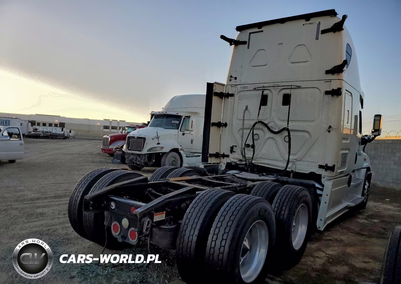 2015 Aro Freightliner VIN:3AKJGLBG6FSGR0081 - 4