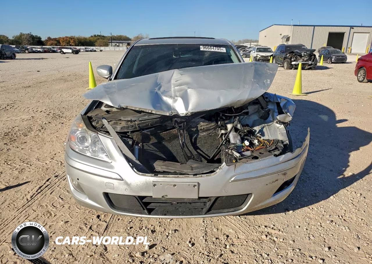 2011 Hyundai Genesis 3.8L VIN:KMHGC4DE4BU140689 - 5
