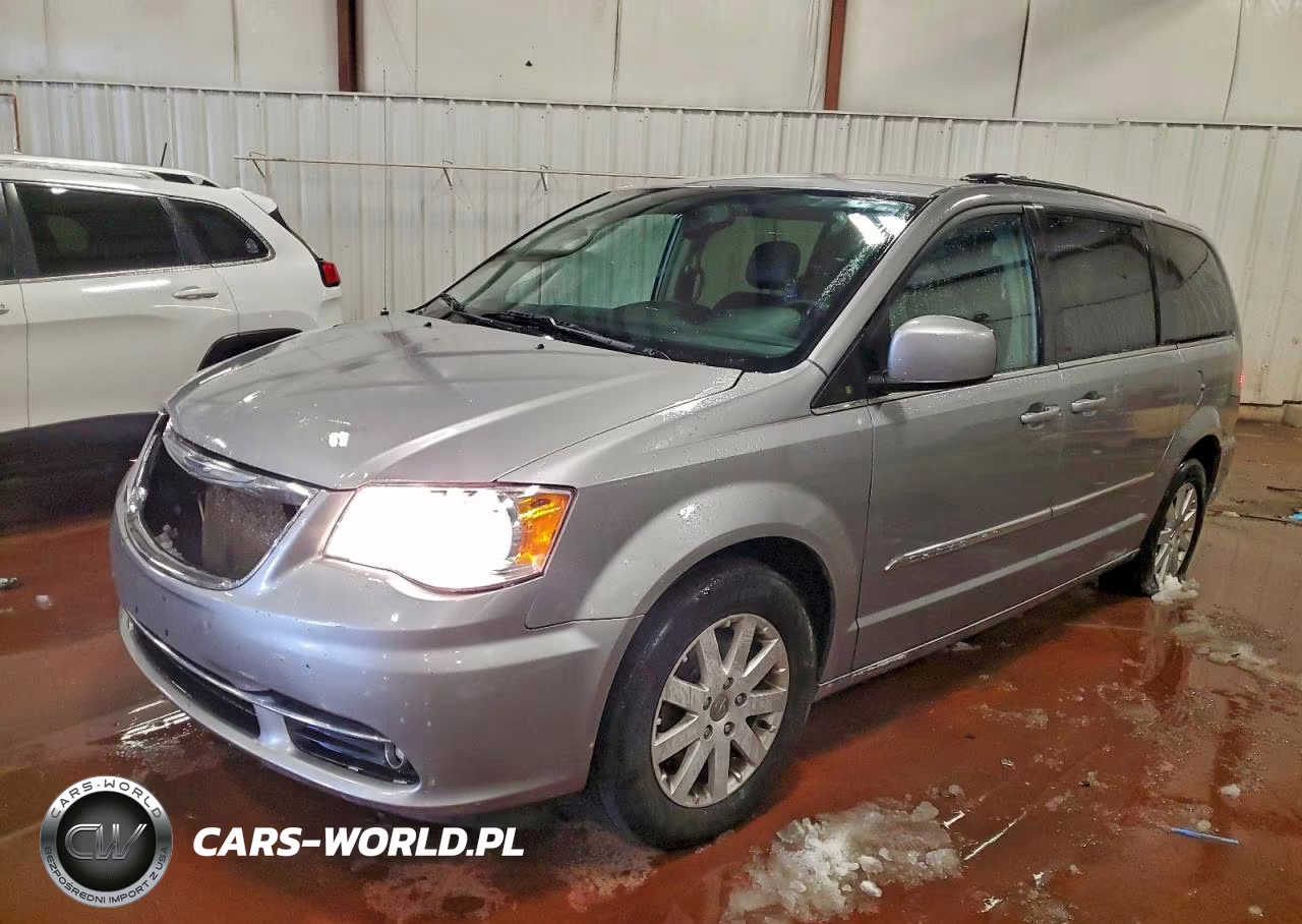 2015 Chrysler Town & Country Touring – zdjęcie 1 z 13