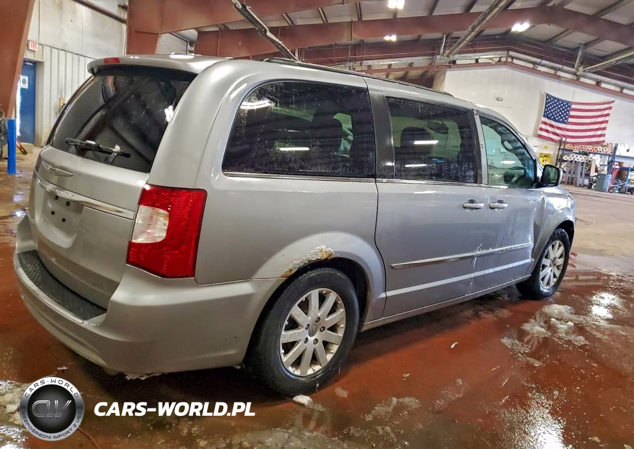 2015 Chrysler Town & Country Touring VIN:2C4RC1BG6FR709304 - 3
