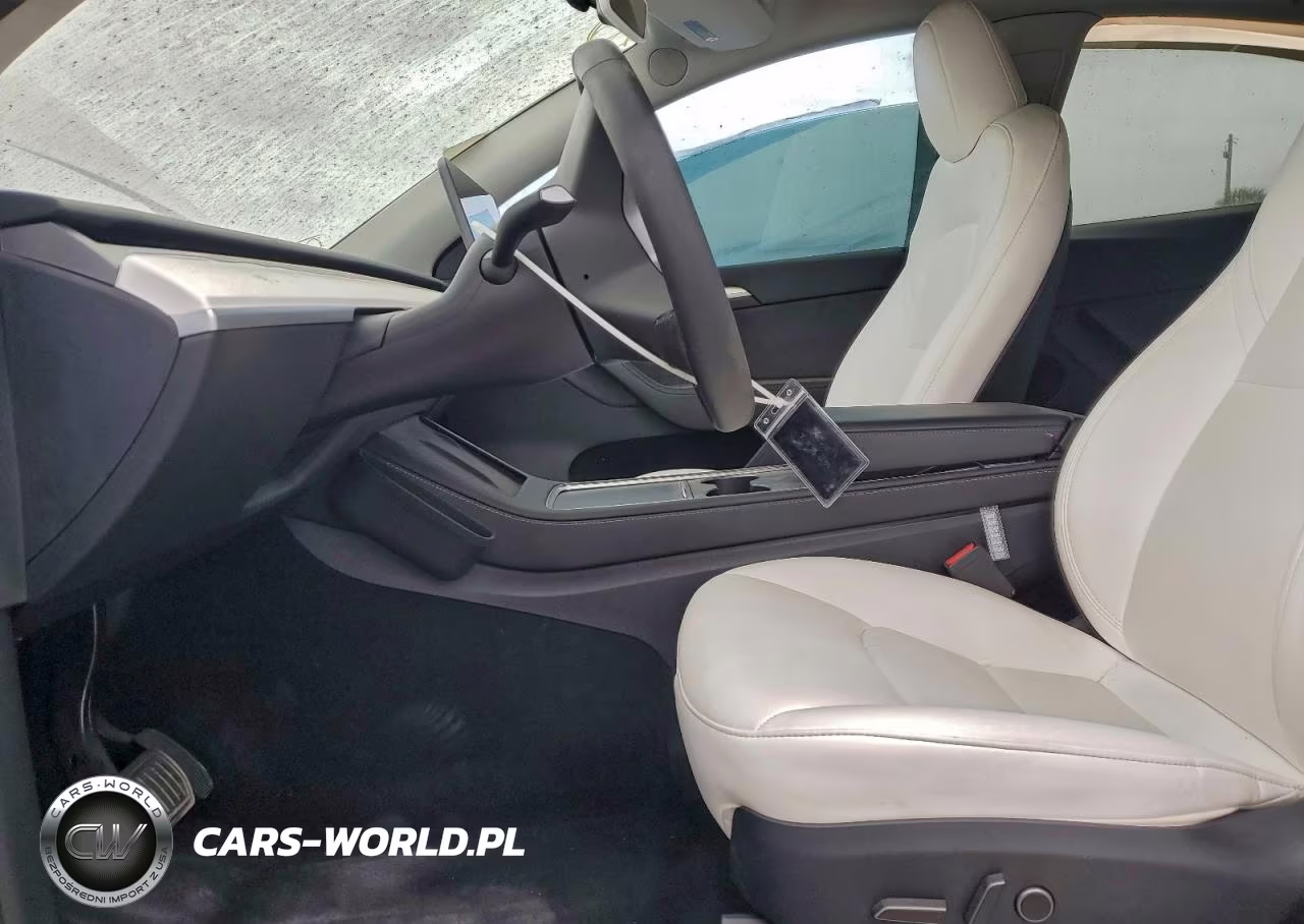 2025 Tesla Model Y VIN:7SAYGDED7SF216131 - 7