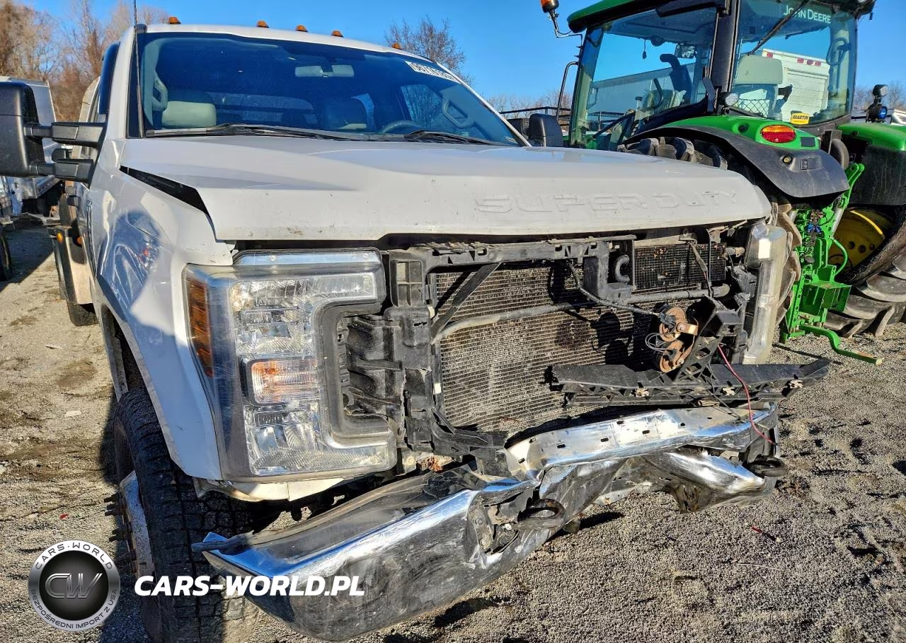 2018 Ford F350 Truck Cab And Chassis VIN:1FD8W3HT7JEC39529 - 9