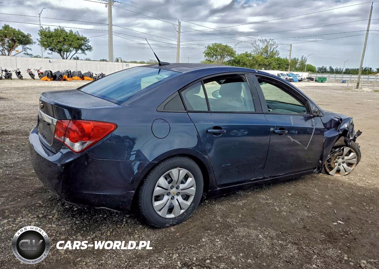 2014 Chevrolet Cruze Ls VIN:1G1PA5SH8E7261752 - 3