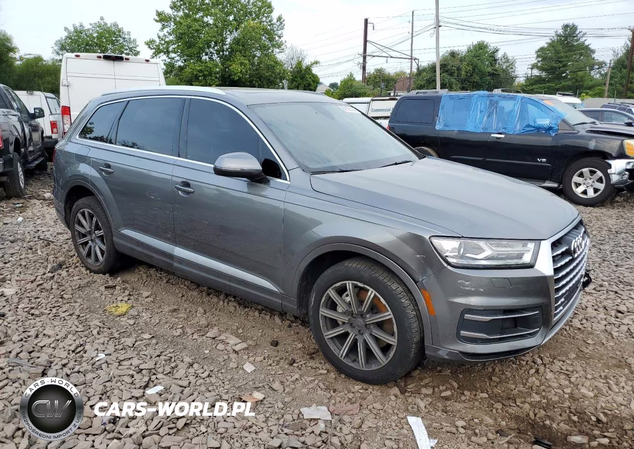 2017 Audi Q7 Premium Plus VIN:WA1LAAF7XHD025894 - 4