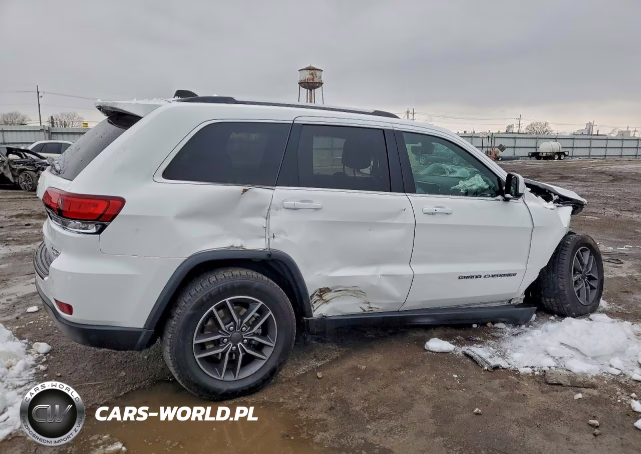 2020 Jeep Grand Cherokee Laredo VIN:1C4RJFAG0LC156237 - 3