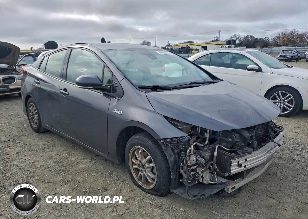 2017 Toyota Prius Prime VIN:JTDKARFP2H3056630 - 4