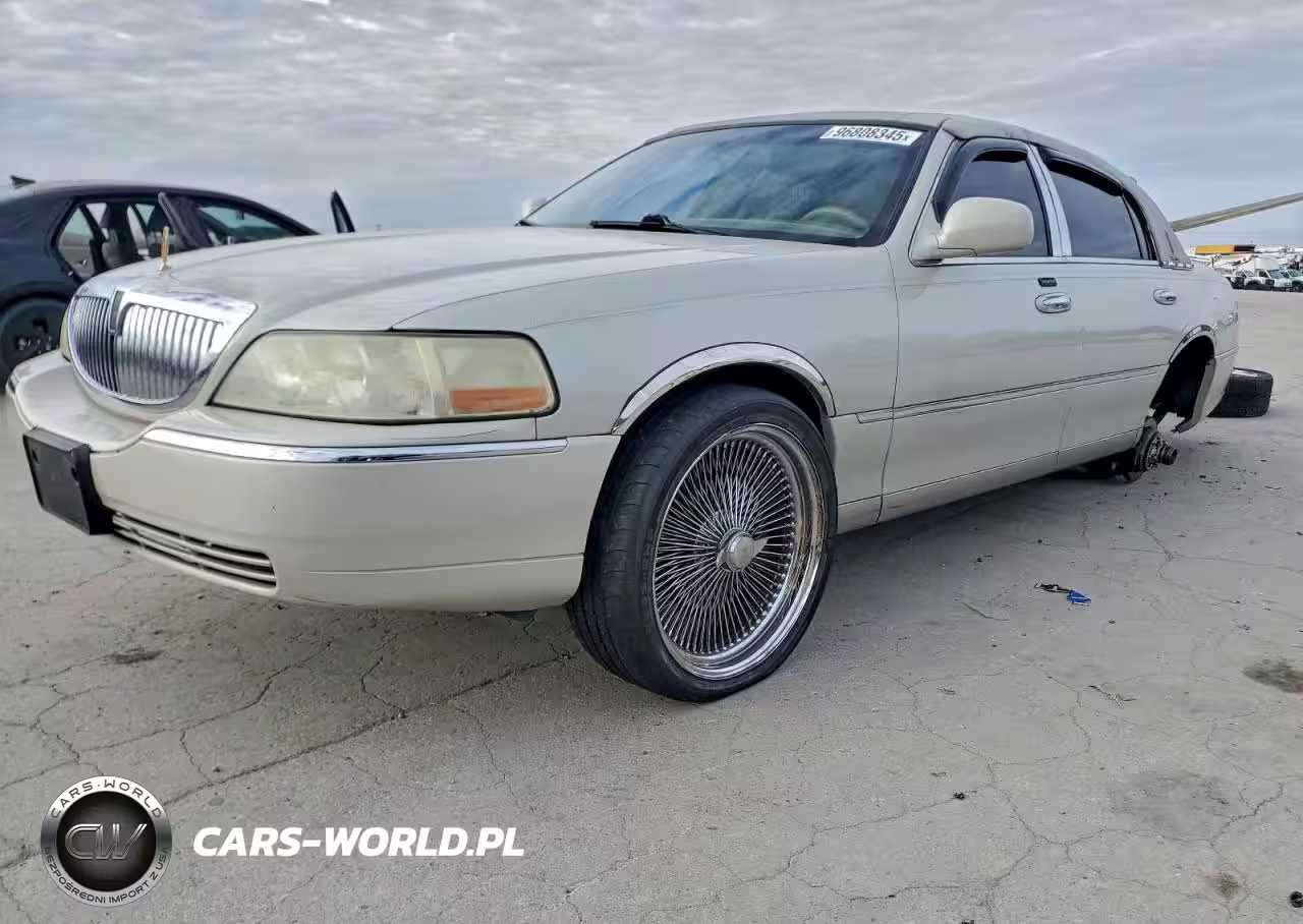 2006 Lincoln Town Car Signature