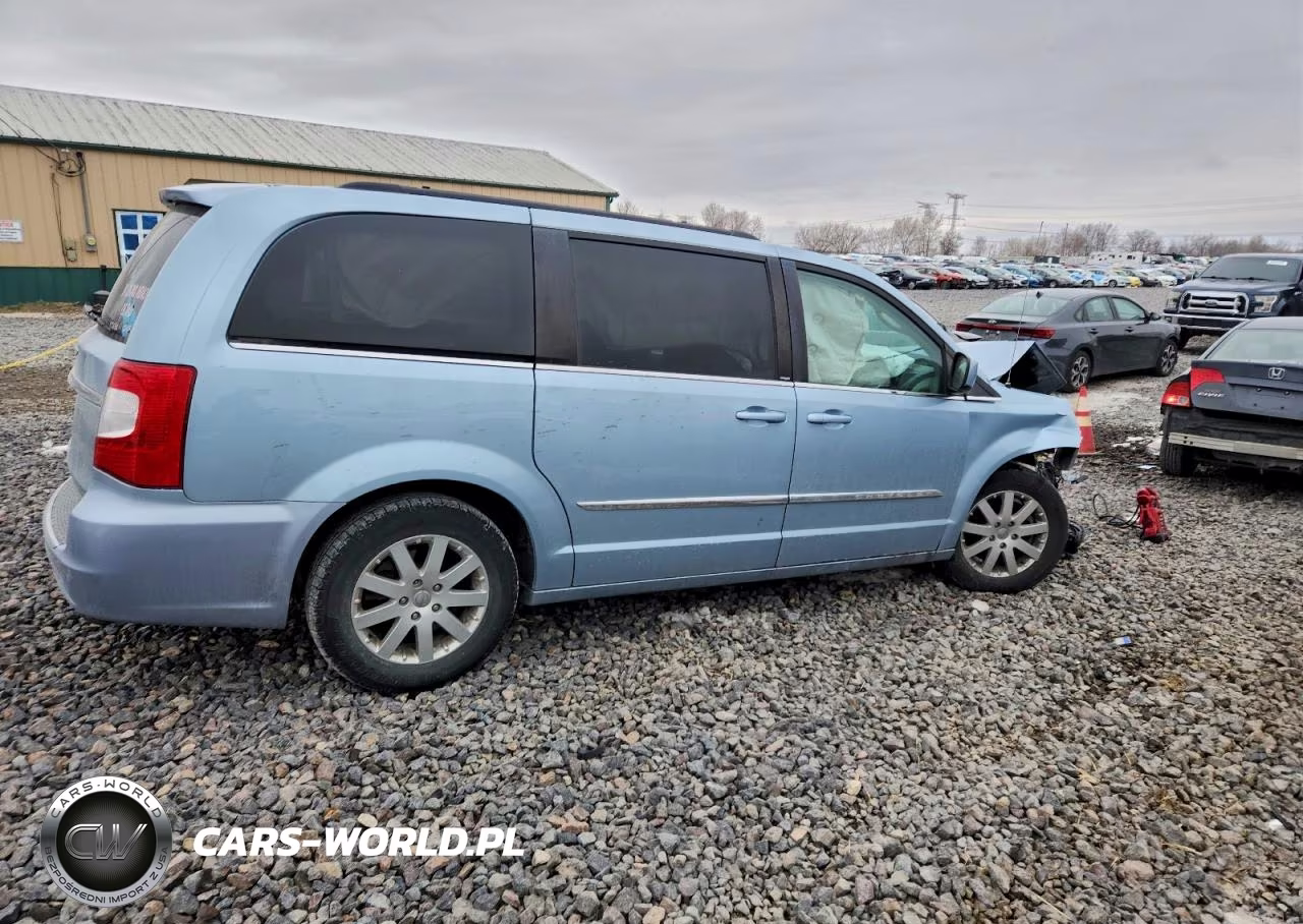 2013 Chrysler Town & Country Touring VIN:2C4RC1BG3DR646711 - 3